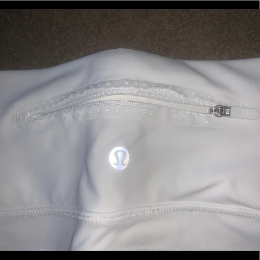 Cropped white lulu lemon leggings